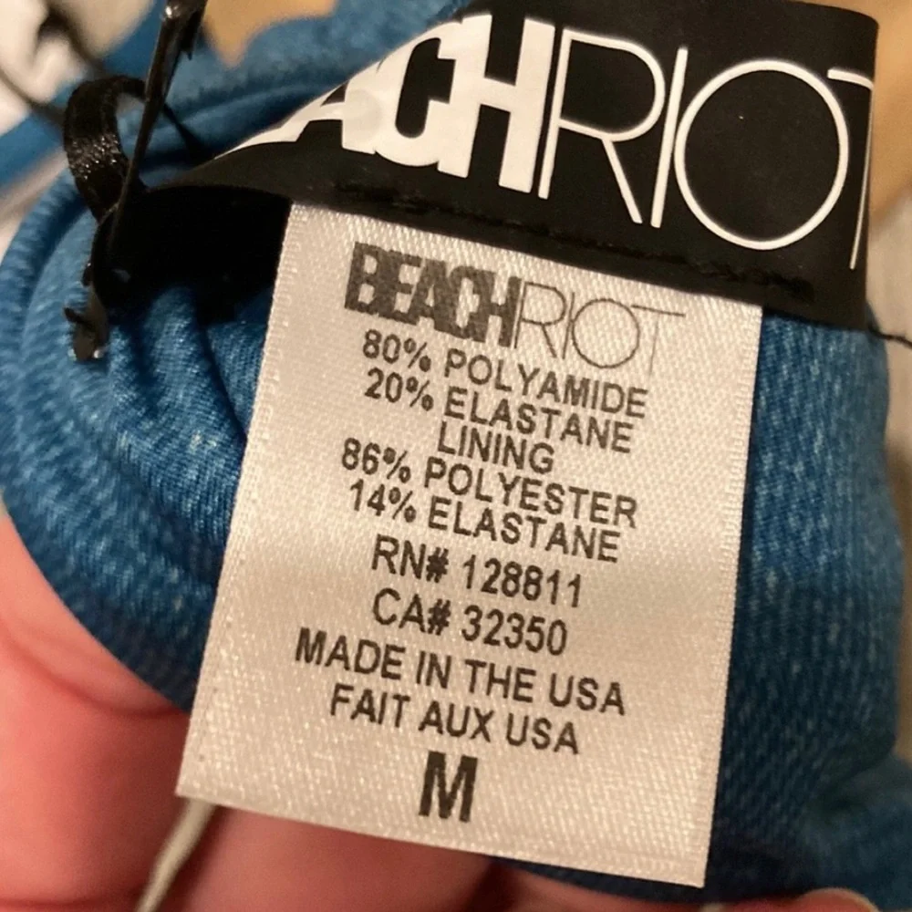 Beach Riot Bikini. Medium and Large - Picture 9 of 11